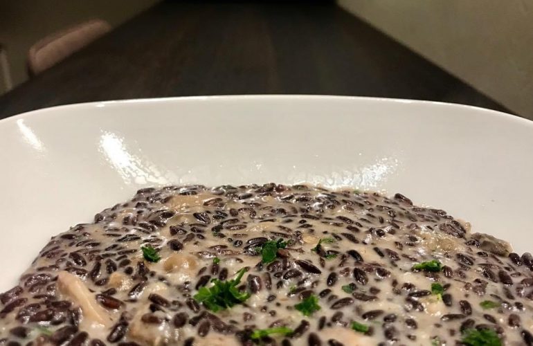 RISO VENERE CON SALSA AI FUNGHI